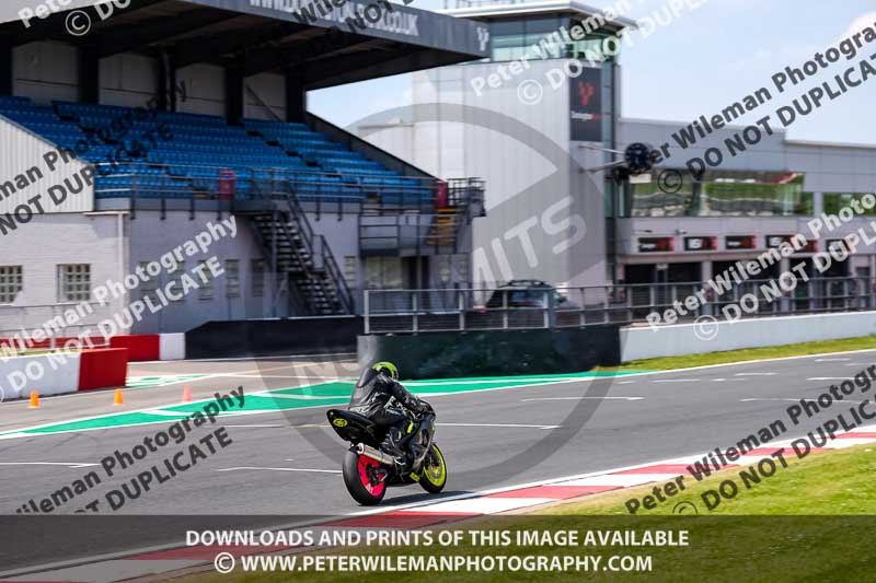 donington no limits trackday;donington park photographs;donington trackday photographs;no limits trackdays;peter wileman photography;trackday digital images;trackday photos